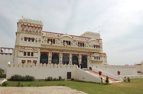 Surajgarh Fort, Surajgarh